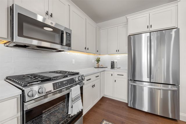 1500 Main St 207, Ely, IA 52227