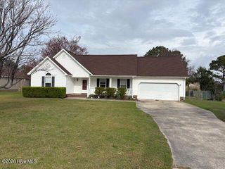 2003 Farmstead Court, Morehead City, NC 28557