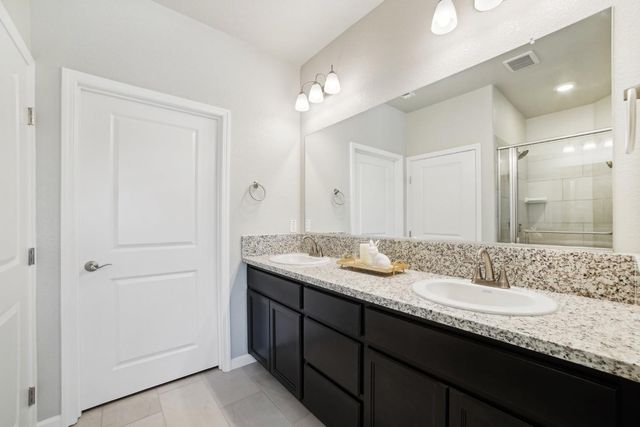 1072 Hogan Rd, Galt, CA 95632