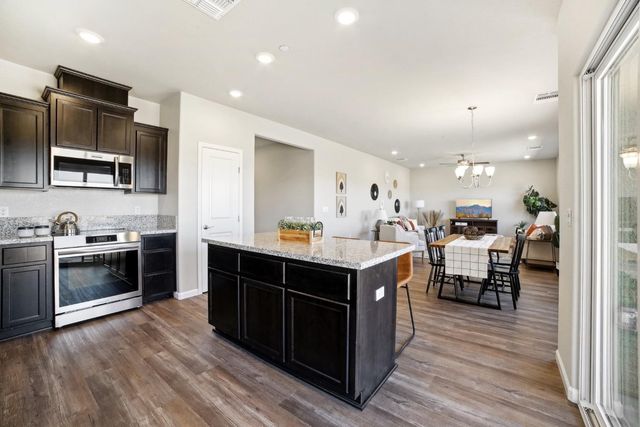 1072 Hogan Rd, Galt, CA 95632