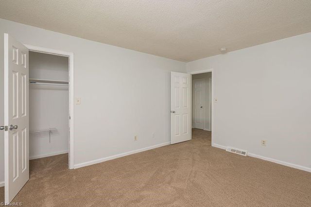 4012 S Bend Drive 115, Winston-salem, NC 27107