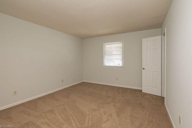 4012 S Bend Drive 115, Winston-salem, NC 27107