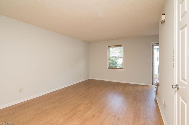 4012 S Bend Drive 115, Winston-salem, NC 27107