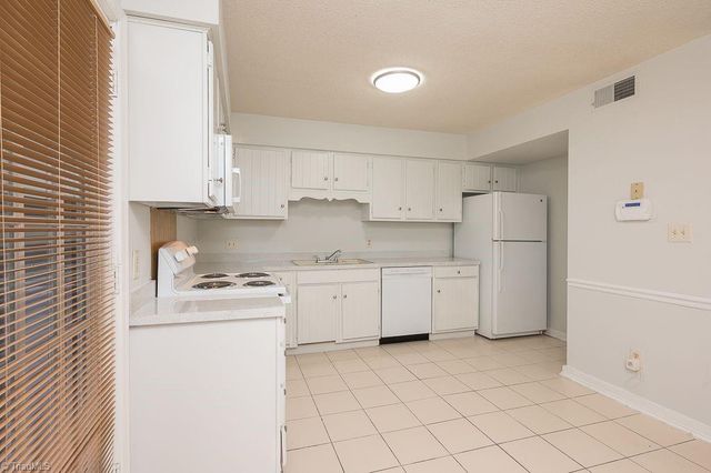 4012 S Bend Drive 115, Winston-salem, NC 27107