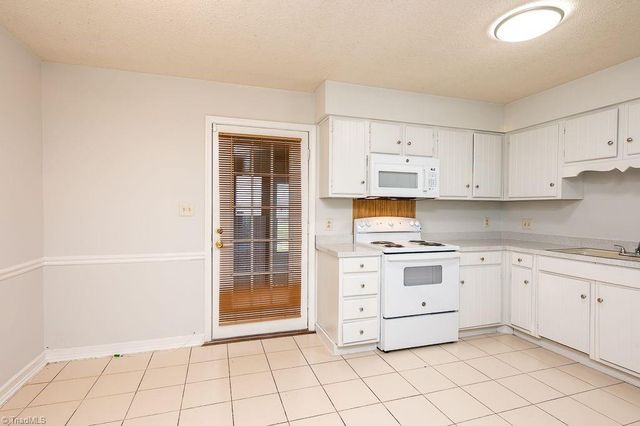 4012 S Bend Drive 115, Winston-salem, NC 27107