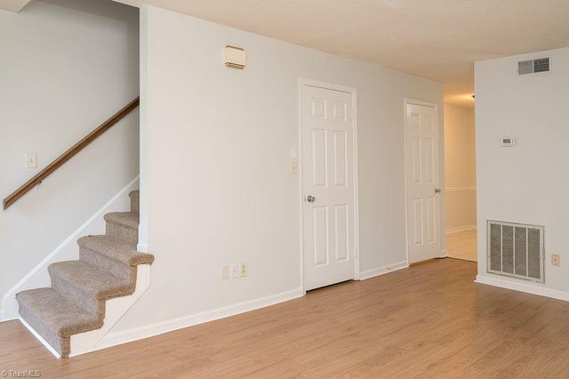 4012 S Bend Drive 115, Winston-salem, NC 27107