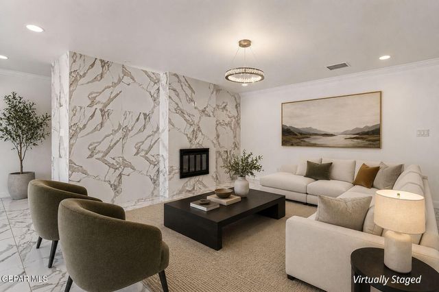 259 Crown Point Drive, El Paso, TX 79912