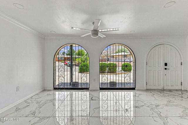 259 Crown Point Drive, El Paso, TX 79912