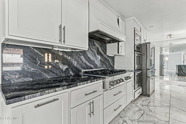 259 Crown Point Drive, El Paso, TX 79912