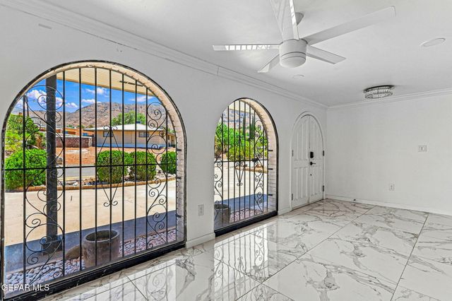 259 Crown Point Drive, El Paso, TX 79912