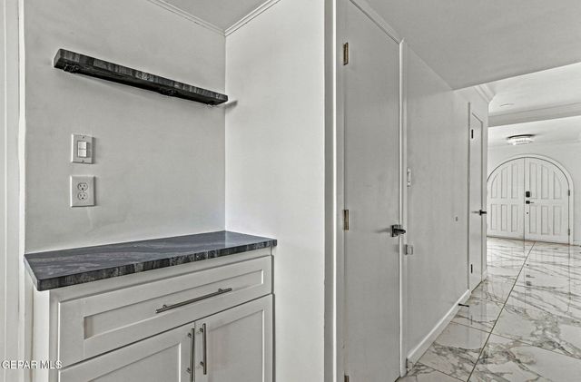 259 Crown Point Drive, El Paso, TX 79912