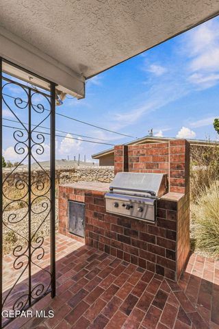 259 Crown Point Drive, El Paso, TX 79912