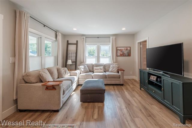 329 W Saint Clair Street, Romeo, MI 48065