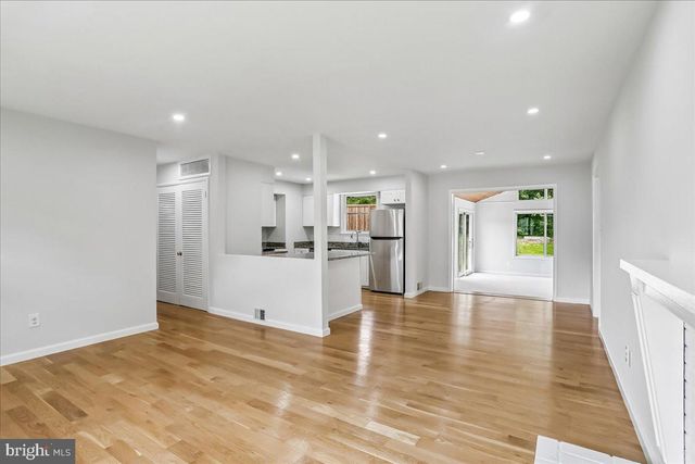 5002 EASTCHESTER CIR, Alexandria, VA 22310