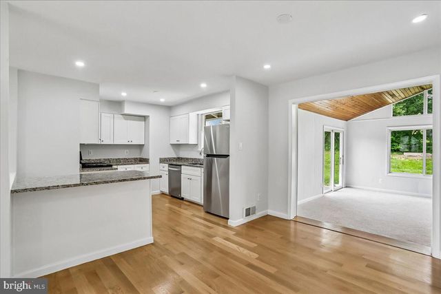 5002 EASTCHESTER CIR, Alexandria, VA 22310