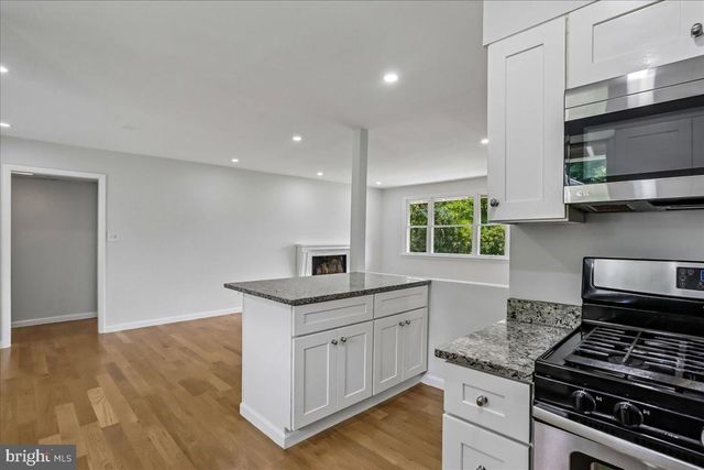 5002 EASTCHESTER CIR, Alexandria, VA 22310
