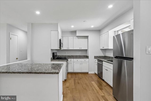 5002 EASTCHESTER CIR, Alexandria, VA 22310