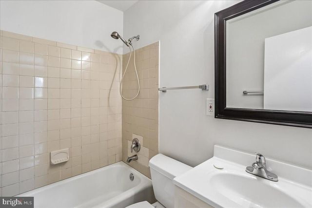 5002 EASTCHESTER CIR, Alexandria, VA 22310
