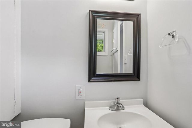 5002 EASTCHESTER CIR, Alexandria, VA 22310
