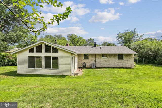 5002 EASTCHESTER CIR, Alexandria, VA 22310