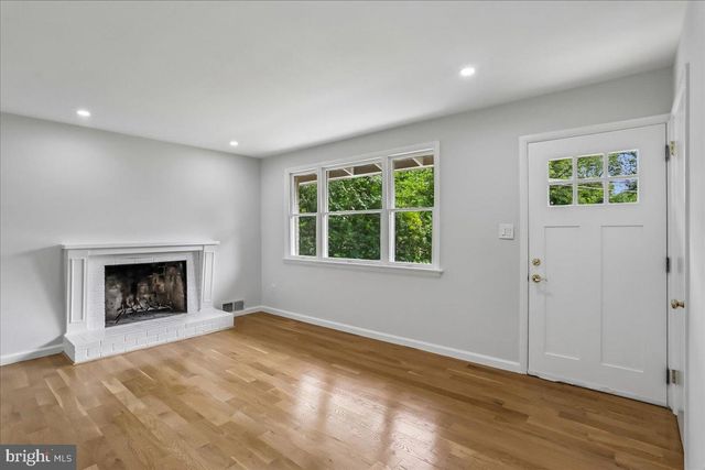 5002 EASTCHESTER CIR, Alexandria, VA 22310