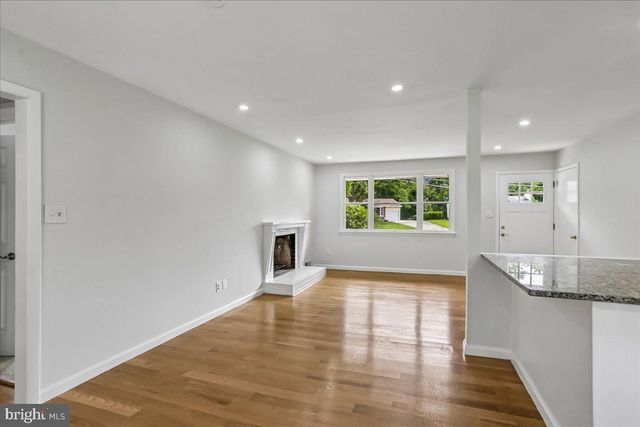 5002 EASTCHESTER CIR, Alexandria, VA 22310