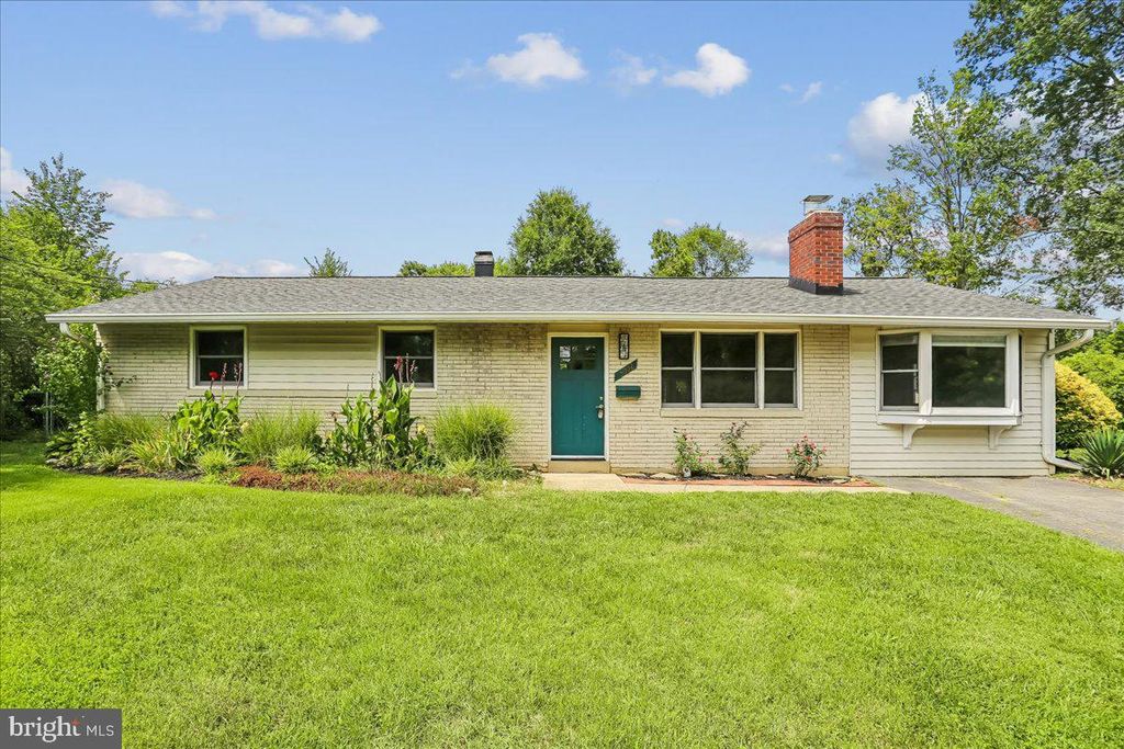 5002 EASTCHESTER CIR, Alexandria, VA 22310