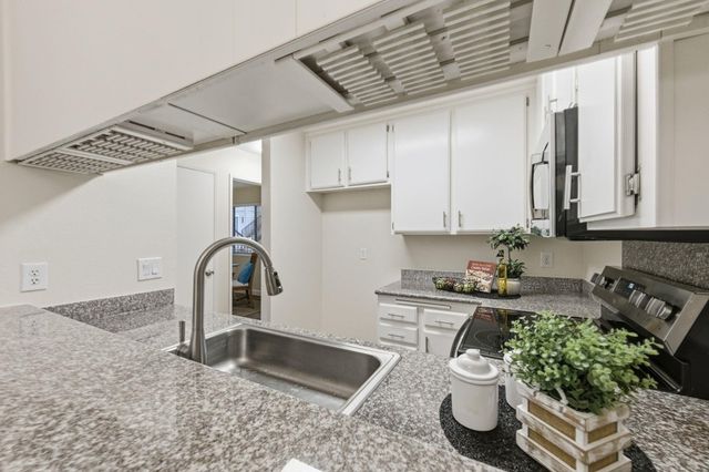 235 235 Famoso Plz, Union City, CA 94587