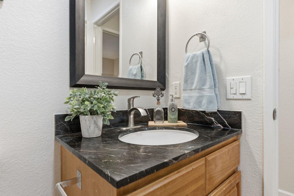 Image 13 of property listing at 235 235 Famoso Plz, Union City, CA 94587