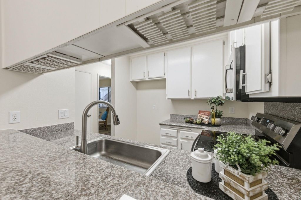 Image 8 of property listing at 235 235 Famoso Plz, Union City, CA 94587