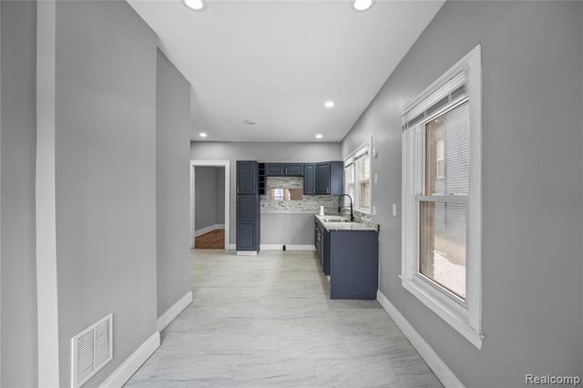 681 Clairmount Street, Detroit, MI 48202