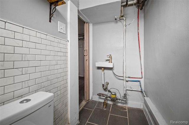 681 Clairmount Street, Detroit, MI 48202