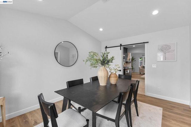 5514 Paseo Navarro, Pleasanton, CA 94566