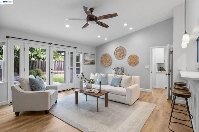 5514 Paseo Navarro, Pleasanton, CA 94566