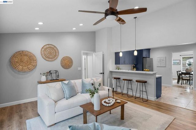 5514 Paseo Navarro, Pleasanton, CA 94566