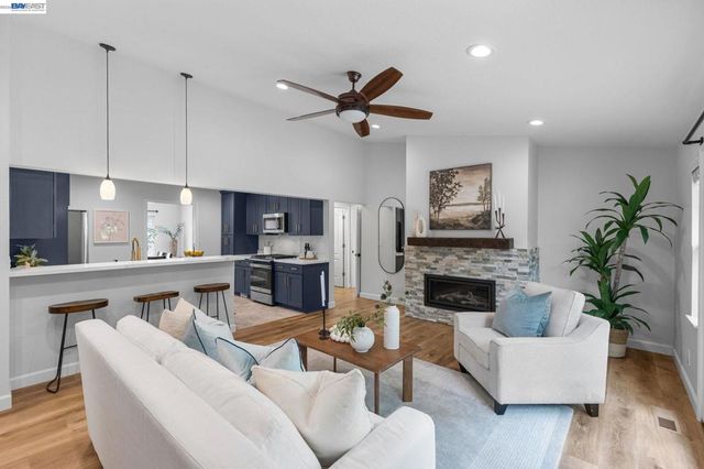5514 Paseo Navarro, Pleasanton, CA 94566