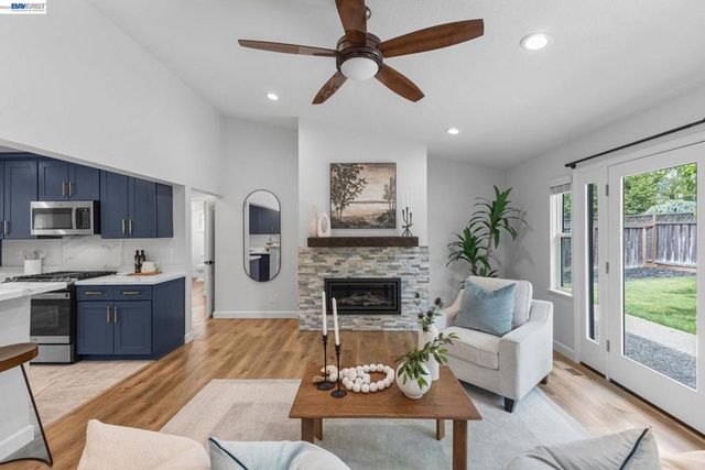 5514 Paseo Navarro, Pleasanton, CA 94566