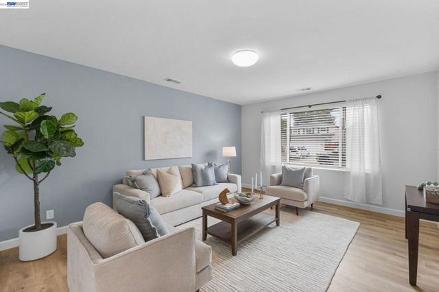 5514 Paseo Navarro, Pleasanton, CA 94566