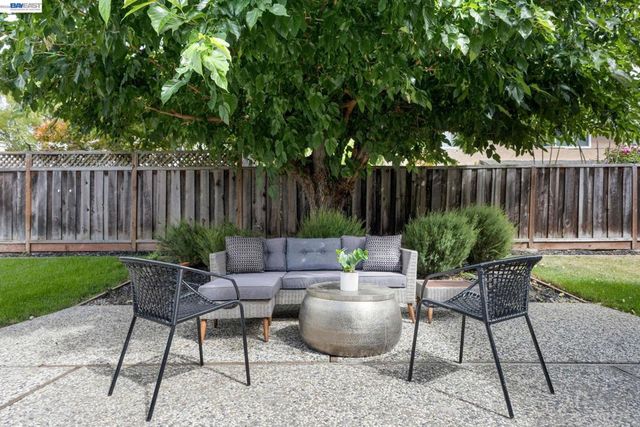5514 Paseo Navarro, Pleasanton, CA 94566