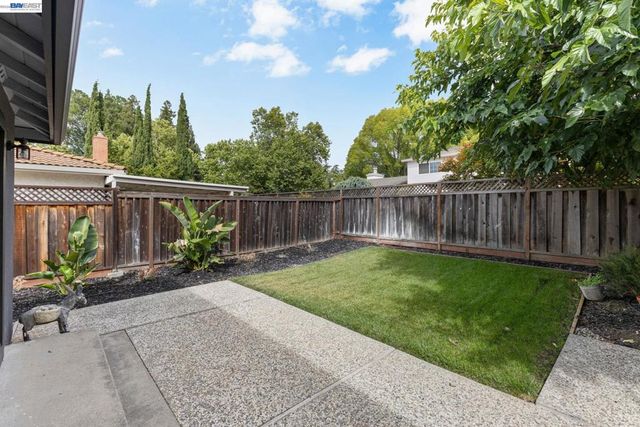 5514 Paseo Navarro, Pleasanton, CA 94566