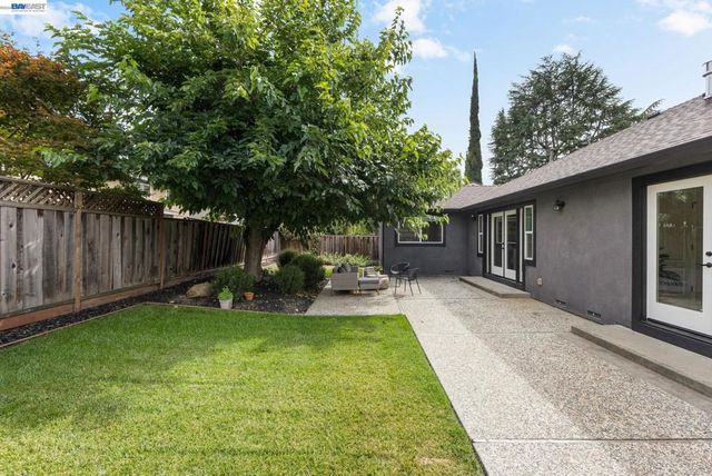 5514 Paseo Navarro, Pleasanton, CA 94566
