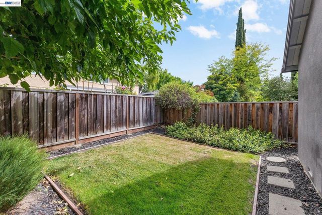 5514 Paseo Navarro, Pleasanton, CA 94566