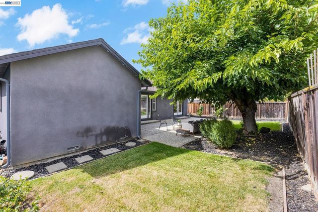 5514 Paseo Navarro, Pleasanton, CA 94566