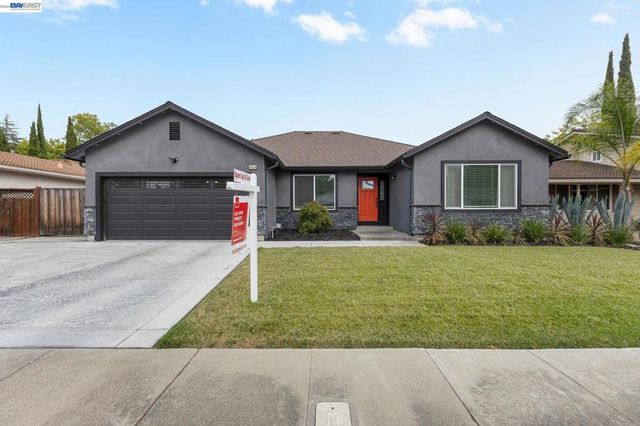5514 Paseo Navarro, Pleasanton, CA 94566