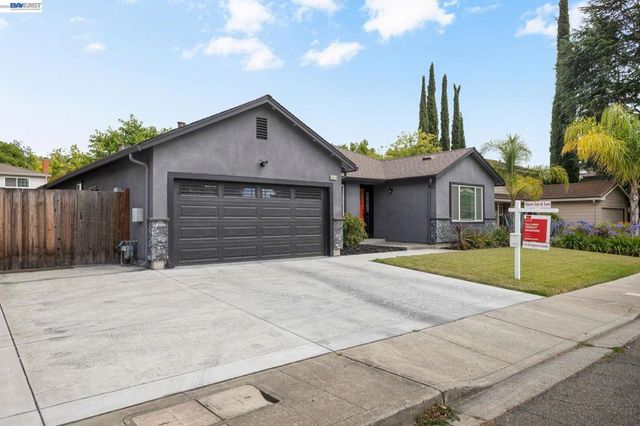 5514 Paseo Navarro, Pleasanton, CA 94566