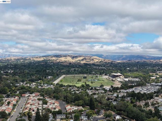 5514 Paseo Navarro, Pleasanton, CA 94566