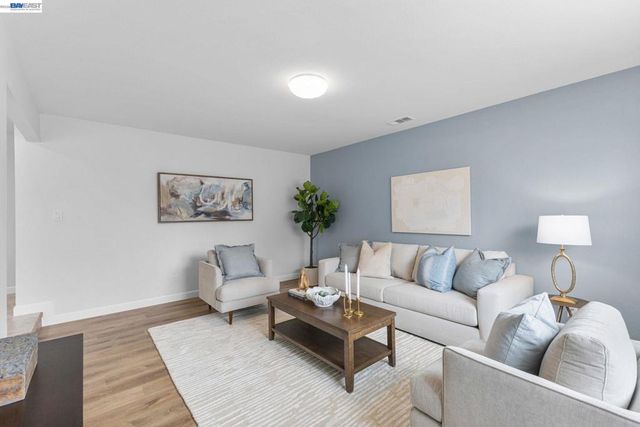 5514 Paseo Navarro, Pleasanton, CA 94566