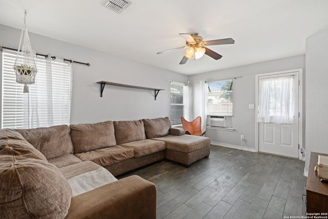8827 Gallop Chase, San Antonio, TX 78254