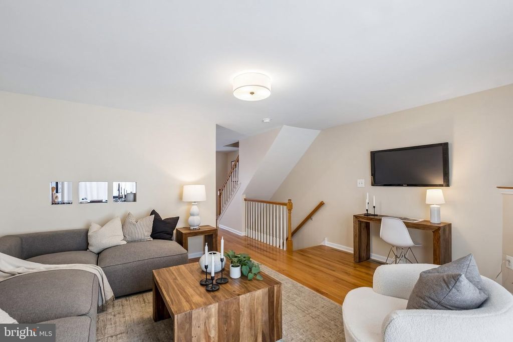 601 S 17TH ST, PHILADELPHIA, PA 19146 — photo 3