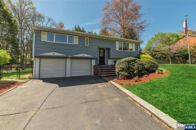 595 Echo Glen Avenue, River Vale, NJ 07675